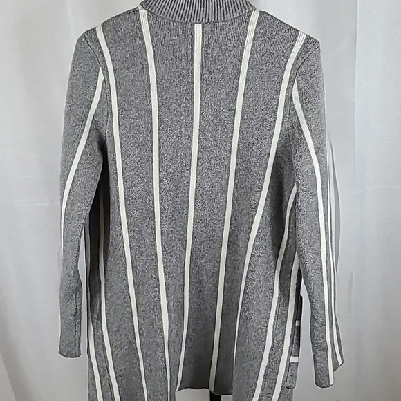 BKE women's meduim cardigan. - Picture 4 of 4